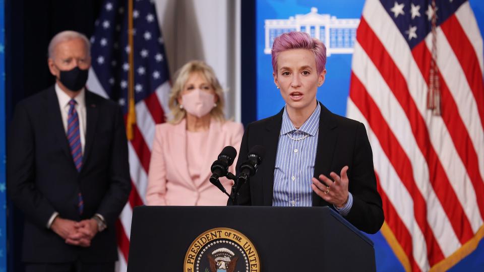 Megan Rapinoe of the USWNT at the White House with U.S. President Joe Biden